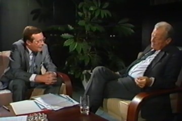 Fotoausschnitt aus einem Interview von Horst Schättle mit Willy Brandt für die ZDF-Sendung „Zeugen des Jahrhunderts“ im Dezember 1988 in dem Brandt seinen größten Erfolg schildert.