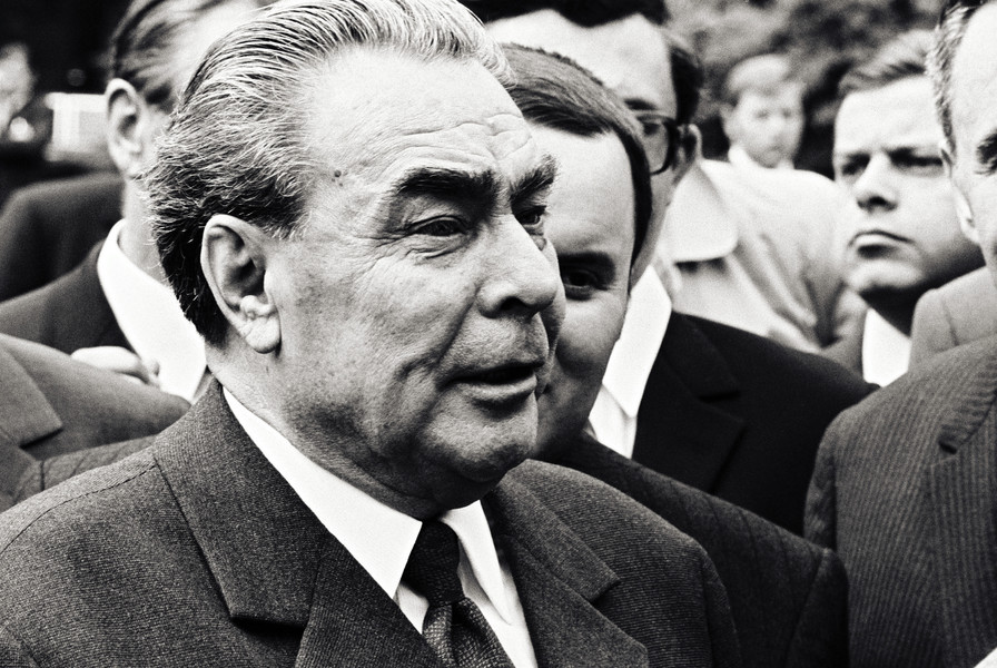 Брежнев председатель совета. Л И Брежнев. Брежнев 1964.