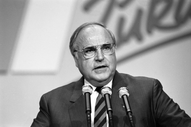 Angaben zur Person: Helmut Kohl (1930-2017)