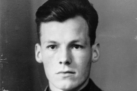 Schwarz-Weiß-Porträt von Willy Brandt mit Anfang 20.